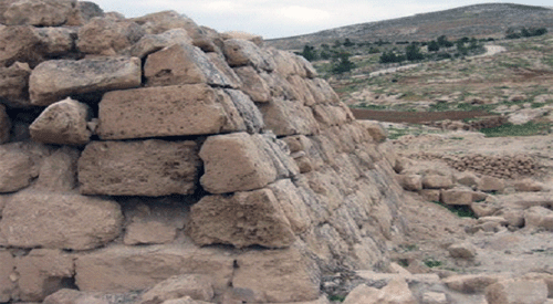 القصر الأثري في بني نعيم | موسوعة التراث الفلسطيني